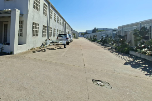 200m² Warehouse For Rent in Airport Industria 1 Airport Industria